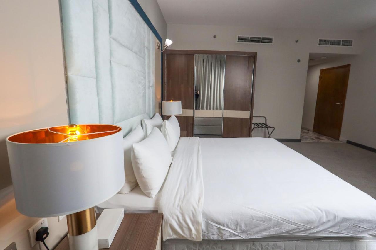Al Azmy 116 Hotel ชาร์จาห์ ภายนอก รูปภาพ