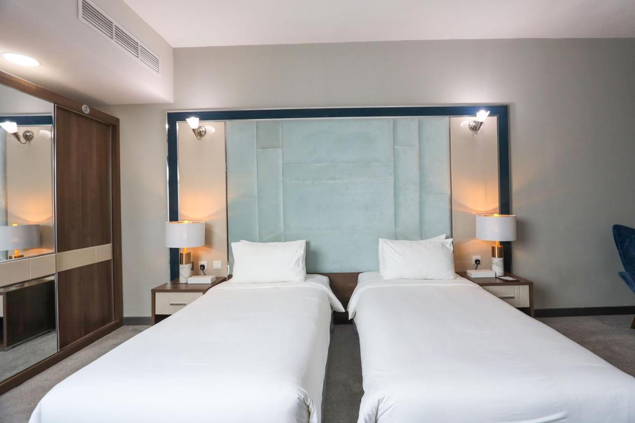 Al Azmy 116 Hotel ชาร์จาห์ ภายนอก รูปภาพ