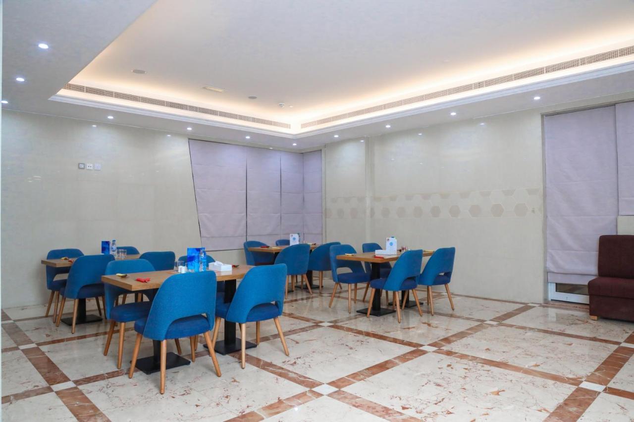 Al Azmy 116 Hotel ชาร์จาห์ ภายนอก รูปภาพ