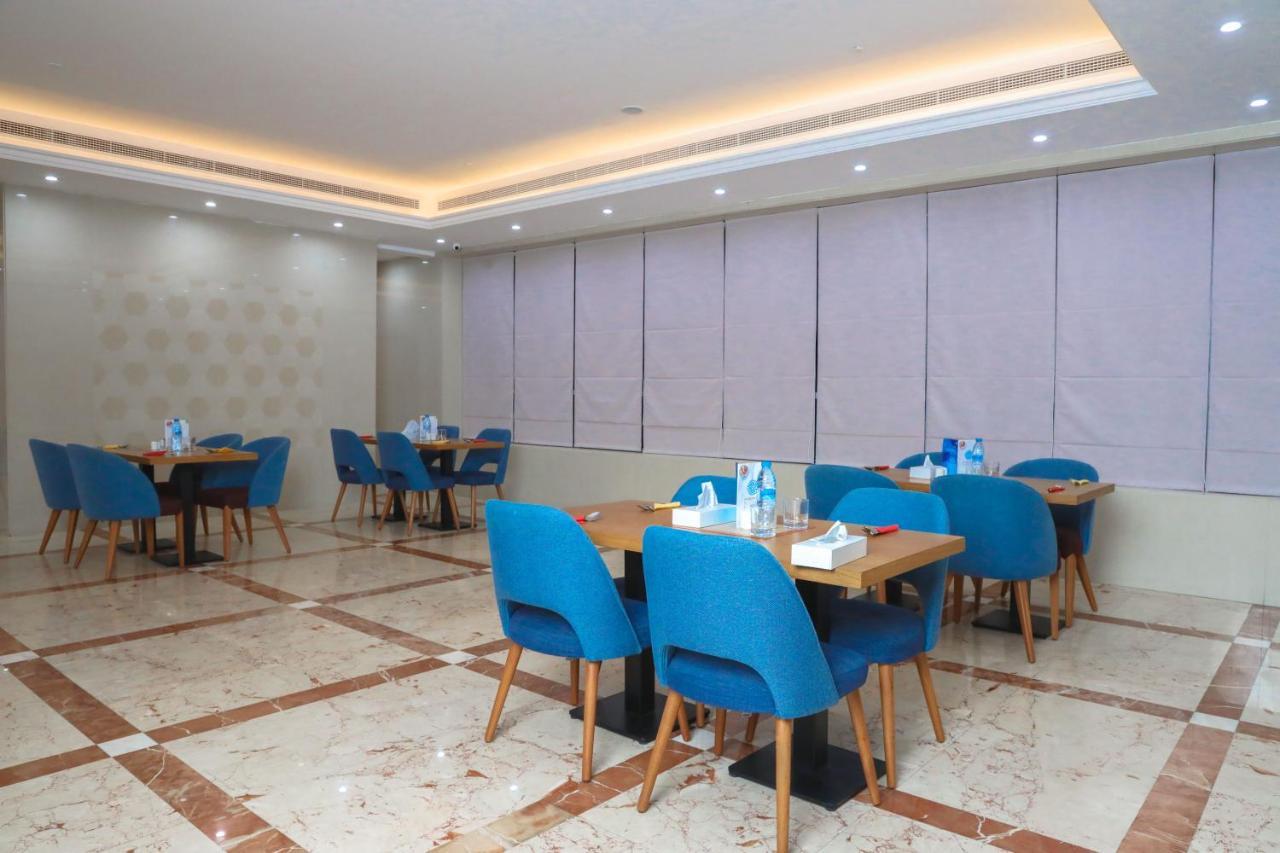 Al Azmy 116 Hotel ชาร์จาห์ ภายนอก รูปภาพ
