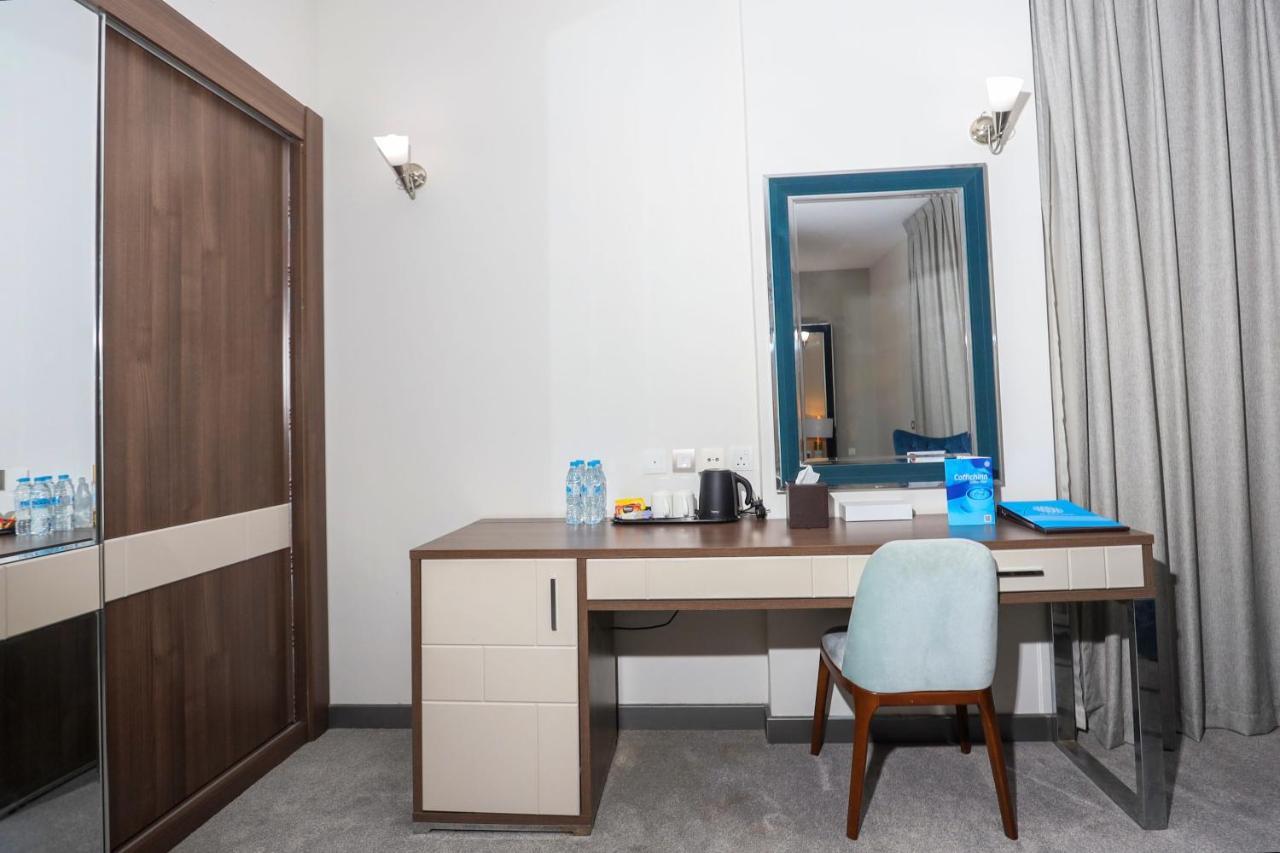 Al Azmy 116 Hotel ชาร์จาห์ ภายนอก รูปภาพ